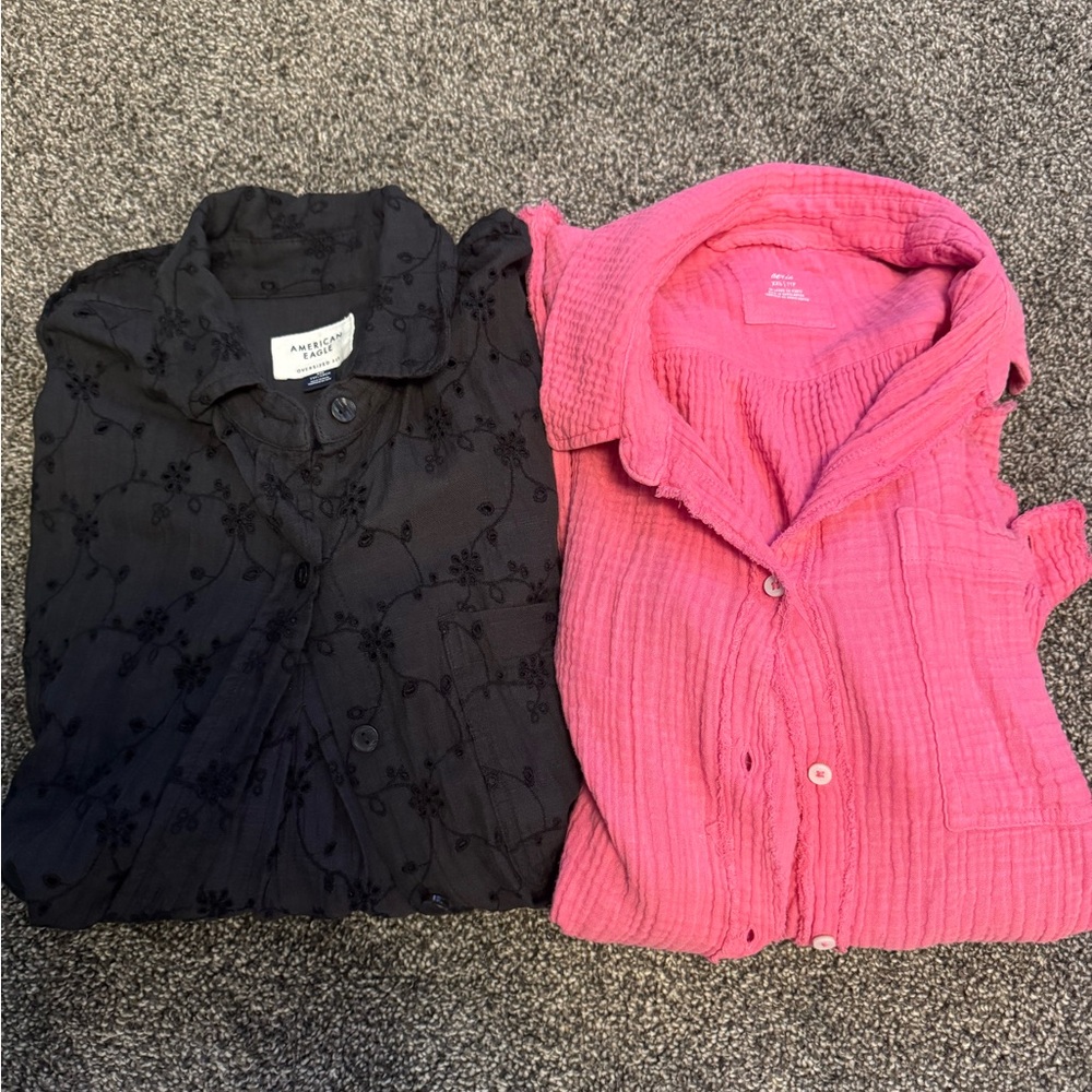 American Eagle Black and Pink Button Up Shirt